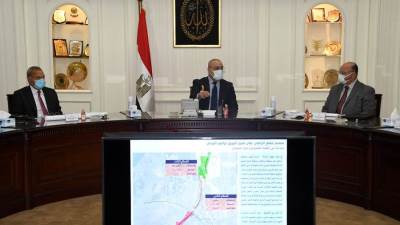 وزير الإسكان ومحافظا القاهرة والقليوبية يستعرضون مخطط تطوير المناطق المحيطة بمحور الفريق إبراهيم العرابى