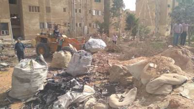 «6 أكتوبر» يشن حملة للقضاء على أماكن فرز القمامة: لا تهاون مع «الفريزة» (صور)