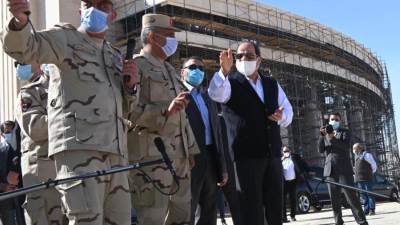 الرئيس السيسي يتفقد حي الوزارات بالعاصمة الإدارية الجديدة