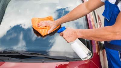 نصائح بسيطة لتنظيف السيارة من الداخل والخارج