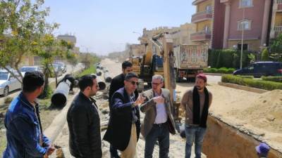 صور|| رئيس "العبور الجديدة" يتفقد مشروعات منطقة الـ"2600 فدان" 