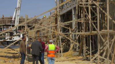 الغيطي وعمران يتفقدان مشروعات "العبور والعاشر من رمضان"