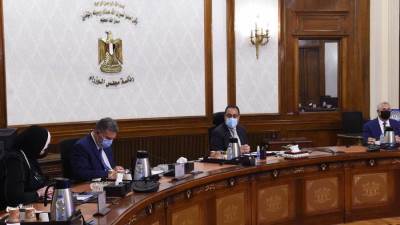 مدبولي يوجه بسرعة إعداد آليات تحفيز المزارعين على زراعة القطن لتوفير احتياجات الصناعة