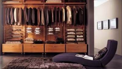 9 أفكار لتصميم غرفة ملابس بطريقة عصرية 
