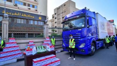 صور|| "أبواب الخير" تصل الغربية لتوفير الغذاء لـ6 آلاف أسرة أولى بالرعاية