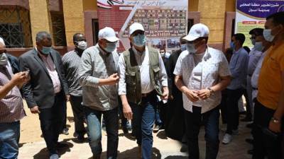 صور|| الجزار يتفقد مشروع تطوير منطقة الصحابي في أسوان