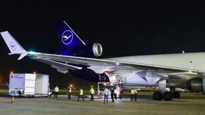 "الصحة" تستقبل مليون و٧٠٠ ألف جرعة من لقاح "استرازنكا" ضمن اتفاقية "كوفاكس"