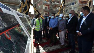 مدبولي يتفقد مشروعات الطرق والكباري للربط بين "القليوبية والدقهلية"