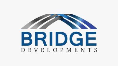 شركة «بريدج للتنمية العقارية» ترد على مزاعم بعض العملاء بمخالفتها العقود الموقعة معهم 