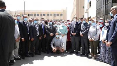 وزيرة الصحة توجه بصرف مكافأة شهر لكافة العاملين في التموين الطبي لجهودهم 