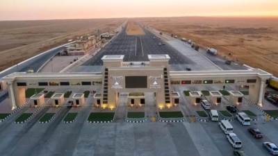 وزير النقل يتفقد مشروع تطوير طريق الصعيد الصحراوي الغربي 