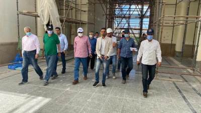 صور|| مسئولو الإسكان يتفقدون مشروعات «العلمين الجديدة» 