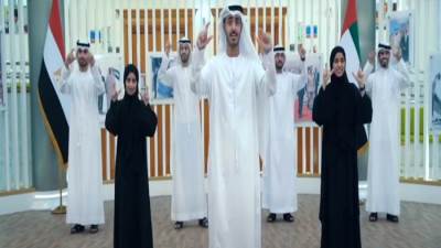 فيديو|| بلغة الإشارة.. شباب إماراتي من ذوي الهمم يقدمون أغنية «تحيا مصر»