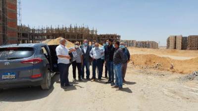 مسئولوالإسكان يتفقدون مشروعات مدينتي بدر وحدائق العاصمة