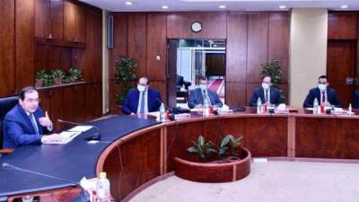  وزير البترول يتابع تنفيذ خطة التوسع باستخدام الغاز الطبيعى لتموين السيارات