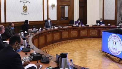  رئيس الوزراء يتابع موقف توصيل المرافق للأراضي الصناعية