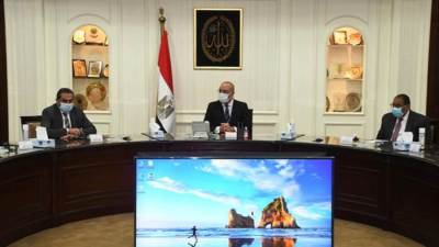 وزير الاسكان يتابع تنفيذ المشروعات المشتركة مع المقاولون العرب 