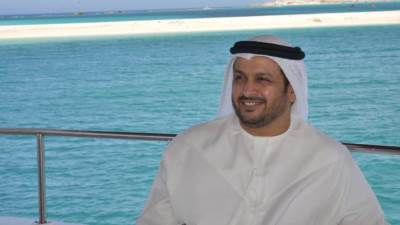 سفير الإمارات بالقاهرة يقوم بجولة بحرية على شواطىء مطروح 