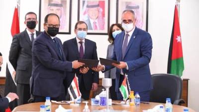 الملا وزواتى: مباحثات بترولية لدعم التعاون المشترك