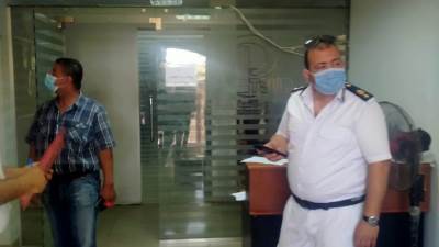 صور|| غلق وتشميع 8 فيلات مخالفة في التجمع الخامس بالقاهرة الجديدة