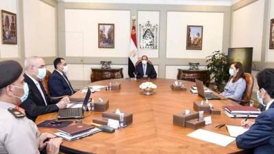 السيسي يتابع خطة الدولة في مجال محطات تحلية مياه البحر