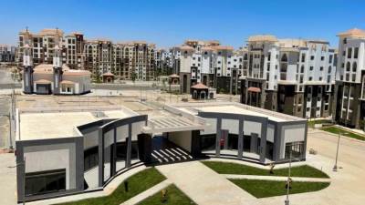 صور|| "الإسكان" تطرح 10 محال تجارية للبيع بالمزاد العلني في العاصمة الإدارية