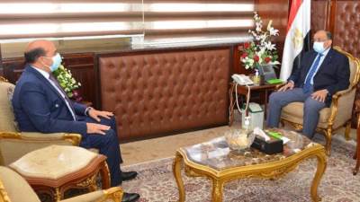 وزير التنمية المحلية يتابع مستجدات المشروع القومى لتطوير الريف المصرى