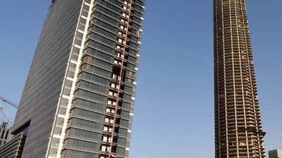 بالصور||مدبولي يتفقد مشروعات العاصمة الإدارية الجديدة ويصعد للدور الـ75 "بالبرج الأيقوني"