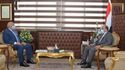 «شعراوي» يتابع تنفيذ المشروعات التنموية وإعادة إحياء الحرير ومشروعات حياة كريمة