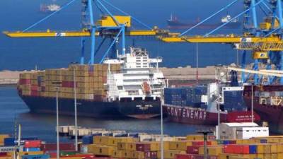 تداول 334 شاحنة و6100 طن بضائع عامة بمواني البحر الأحمر