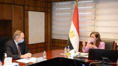 وزيرة التخطيط والتنمية الاقتصادية تلتقي سفير الاتحاد الأوروبي بمصر