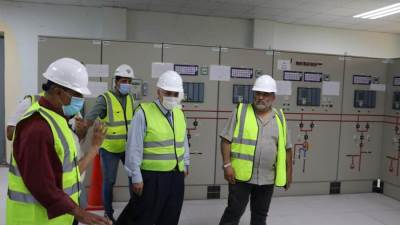 صور|| مسئولو الإسكان يتفقدون محطة محولات الكهرباء في مدينة السادات