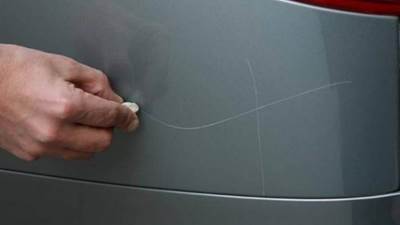 كيف تتغلب على خدوش سيارتك بأدوات منزلية