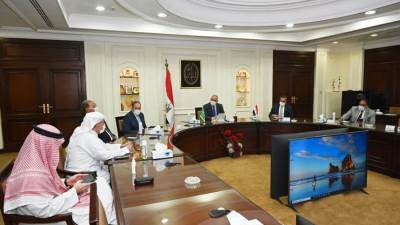 وزير الإسكان يلتقى رئيس مجلس الأعمال السعودى المصرى لبحث التعاون المشترك