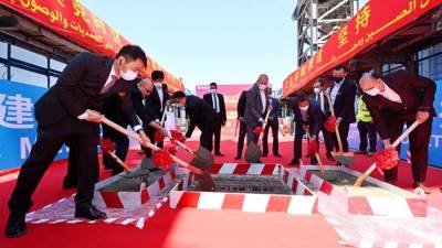 العاصمة الإدارية تشهد احتفالية الانتهاء من الأعمال الخرسانية بالبرج الأيقونى