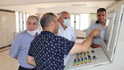 صور|| مسئولو "الإسكان" يتابعون سير العمل بمشروعات المرافق والطرق في "السادات"