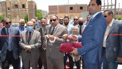 صور|| رئيس جهاز "أسيوط الجديدة" يفتتح مركزًا طبيًا بالمدينة