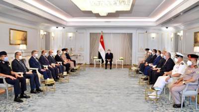 الرئيس السيسي يطلع على مخطط تنمية القطاع الشمالي وتطوير شبكات الطرق