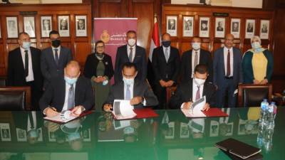  بقيمة 700 مليون جنيه .. بنك مصر وشركة بي إم للتأجير التمويلي يوقعان عقد مشاركة تمويل اسلامي 