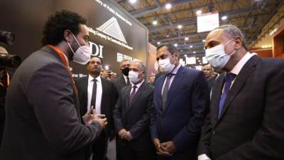 نائب وزير الإسكان يزور جناح شركة "ريل مارك" بمعرض الأهرام العقاري ويتعرف على المشروعات المطروحة 