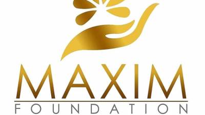 مؤسسة مكسيم الخيرية و" قافلة الخير" تطلقان حملة (تسقيف) منازل قرية الصفيح بأسوان