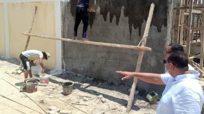 بالصور || رئيس جهاز "النوبارية الجديدة" يتفقد سير العمل بمشروعات المدينة