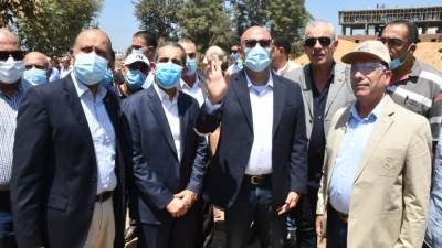وزير الإسكان ومحافظ الغربية يتفقدان مجمع الخدمات والمجمع الزراعى الجارى تنفيذهما ضمن المبادرة الرئاسية "حياة كريمة"