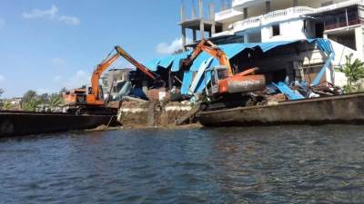  وزاره الري تواصل إزالة التعديات علي مجري نهر النيل ، وإحالة ما يزيد عن (٧٦٠٠) مخالفة للنيابة العسكرية 