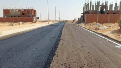الإسكان : استكمال أعمال الطرق بعدة مناطق بمدينتي العاشر من رمضان والصالحية الجديدة