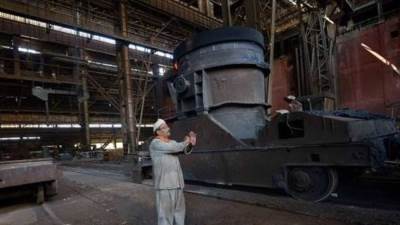 وزير قطاع الأعمال يكشف الحد الأدنى والأقصى لتعويضات العاملين بشركة الحديد والصلب بعد تصفيتها