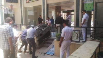 رئيس جهاز الشروق : حملة جديدة لإزالة الإشغالات بالمجمعات التجارية..وتحرير 12 محضرًا للمحال المخالفة