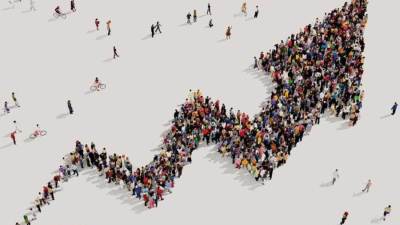 خبير اقتصادي:  الزيادة السكانية تعيق وصول ثمار التنمية للمواطن