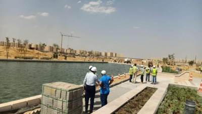 مسئولو "الإسكان" يتابعون سير العمل بمشروع الحدائق المركزية "كابيتال بارك" بالعاصمة الإدارية الجديدة