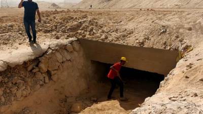 الإسكان: تطهير مخرَّات السيول بشمال خليج السويس استعداداً لموسم الشتاء